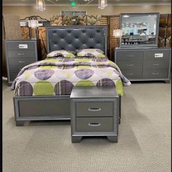 New Queen Size 5 Piece Bedroom Set With Dresser Mirror Nightstand Chest Without Mattress And Free Delivery