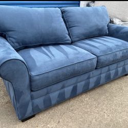 < ••• SOFA CINDY CRAWFORD w PULL OUT BED FULL SIZE