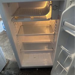 Mini Fridge 
