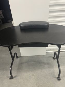 Manicure Table