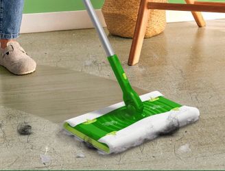 Swiffer Dust Mop plus 2 Extendable Dust Handles