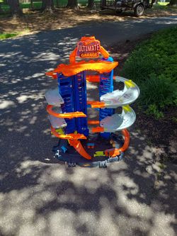 Hot Wheels Ultimate Garage