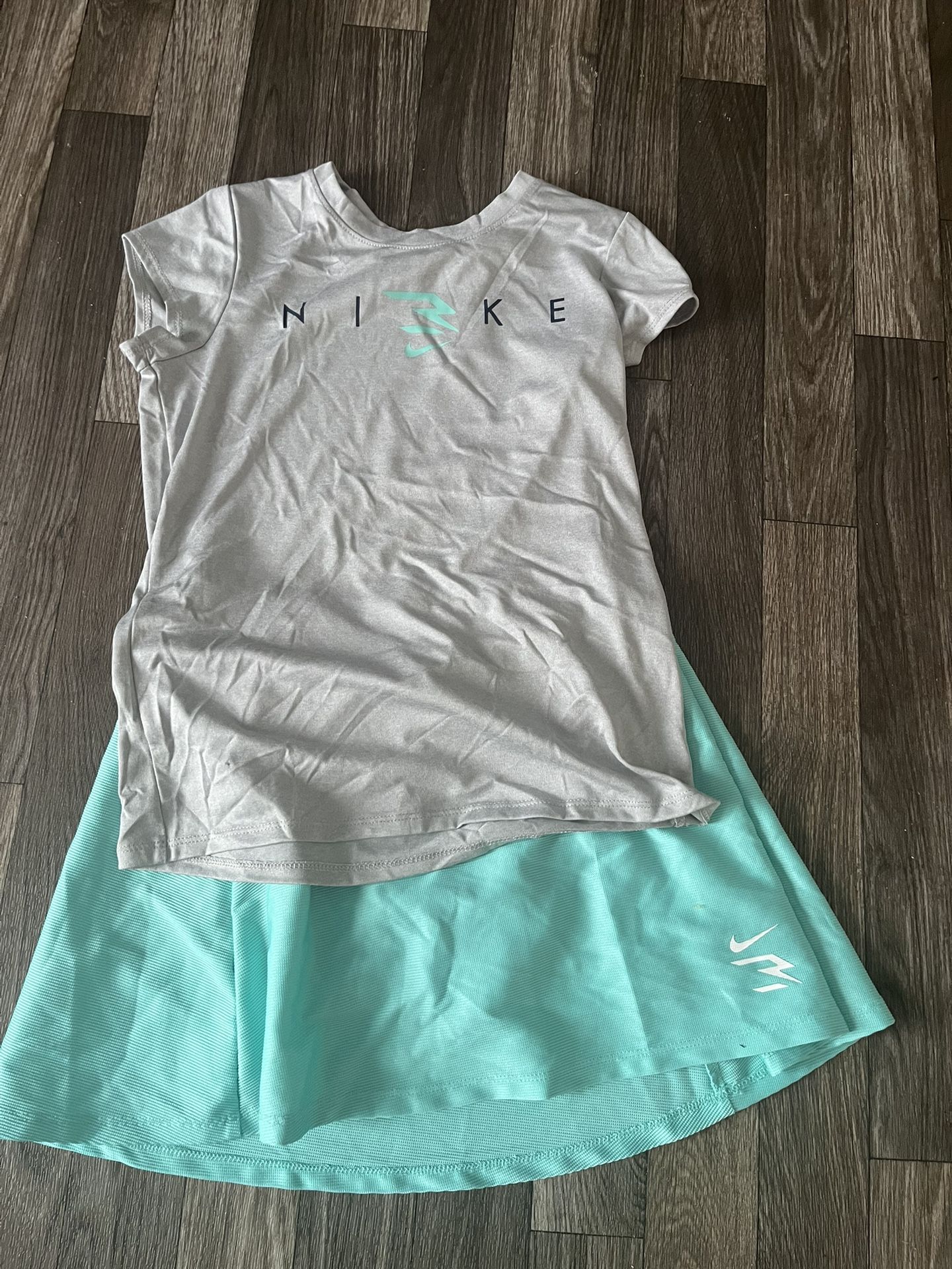 Girls Nike Skirt Set Size 12-13
