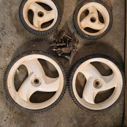 Push mower wheel set