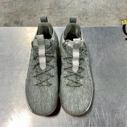 Nike LeBron 15 Low Light Bone Size 12