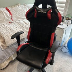 DXRACER GAMING CHAIR Used