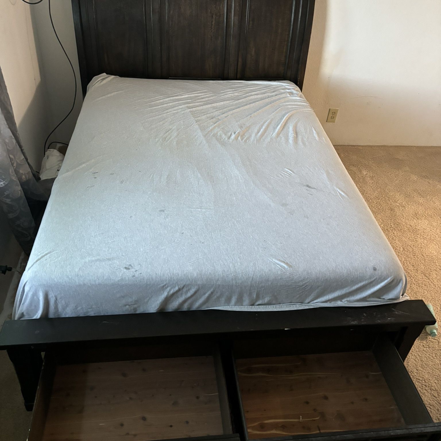 Platform Queen Bed With Memory Foam Mattress 