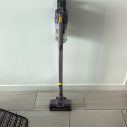 Brand New Shark Vacuum Ix140