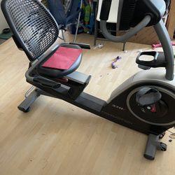 Free motion 370r Recumbent Bike