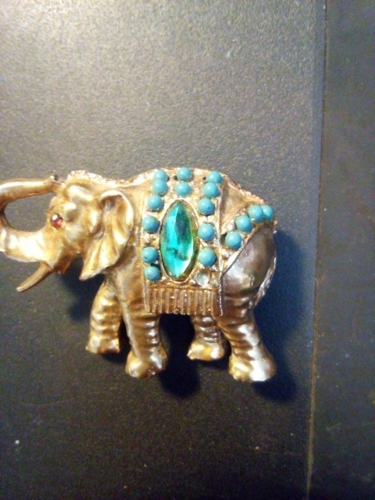 Vintage Elephant Brooch Pin