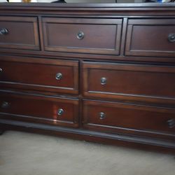 Porter 7 Drawer Dresser And Mirror