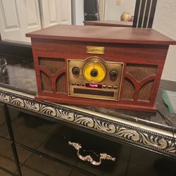 Art + Sound 6 in 1 Bluetooth Turntable