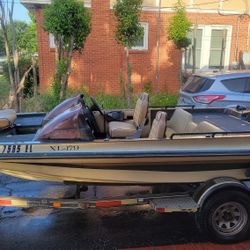 Kingfisher Bass Boat  1989