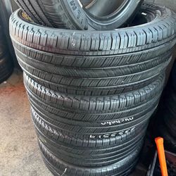 235/55/19 Michelin Set Of Used Tires Great Condition Installed And Balanced