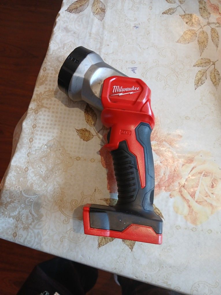 M18v Milwaukee Led Worklight