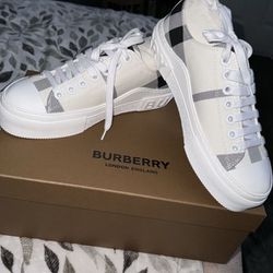Burberry Shoe