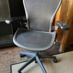 Herman Miller “Aeron” Chair (Size B / Medium)