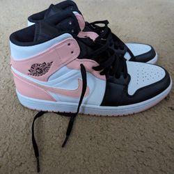 Arctic orange Jordan 1s

Size 11 mens

