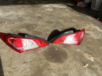 Hyundai Genesis Coupe 2.0T Original taillights 