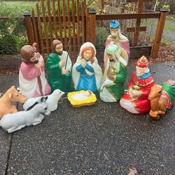 Vintage Blow Mold Nativity 11 Pieces