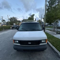 2005 Ford E-250