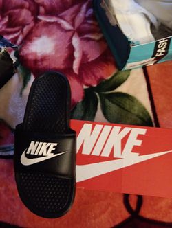 Cnacleta. Nike. Nueva. Sazi. 8. 