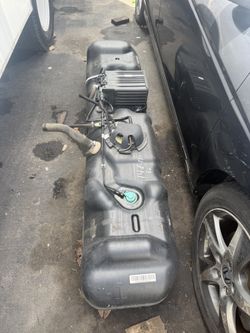 Ford E-150 Tank And Pump