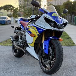2010 Yamaha R1