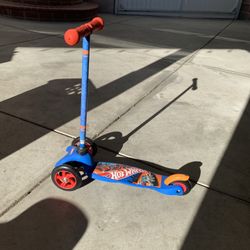 Hot Wheels Scooter