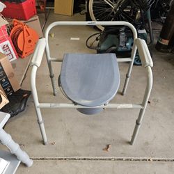 Commode Chair