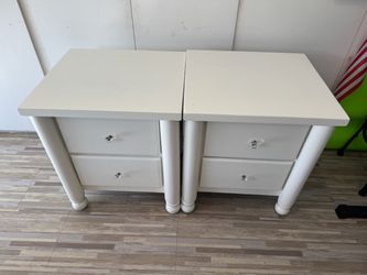 2 WHITE SOLID WOOD NIGHTSTANDS