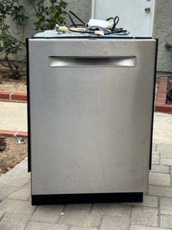 Dish washer