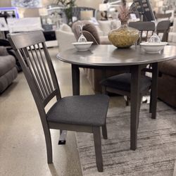 Beautiful 3pc Table Set 