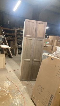 Pantry cabinet