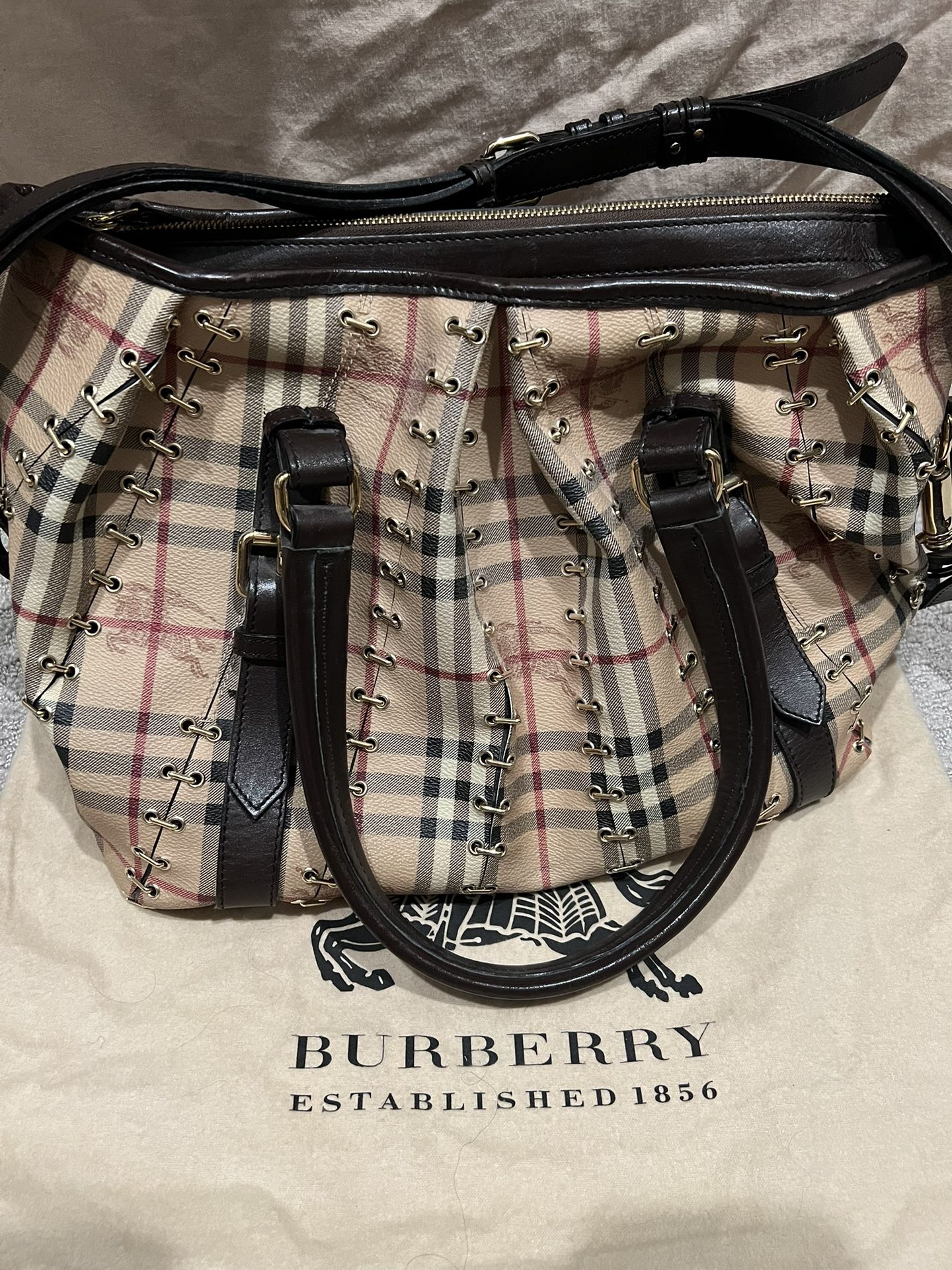 Rare Authentic - Large Burberry Bag Gold Stitch (Metal) And Logo Printed  