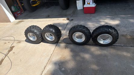 Yamaha rims with tires