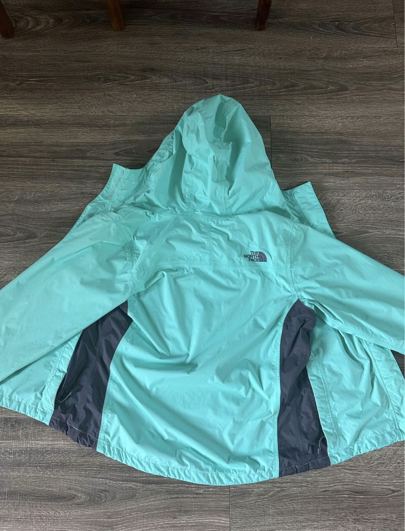 Woman’s Size Sm Raincoat