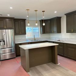 Custom Kitchen Cabinets