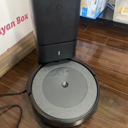 Floor Vacuum Robot.