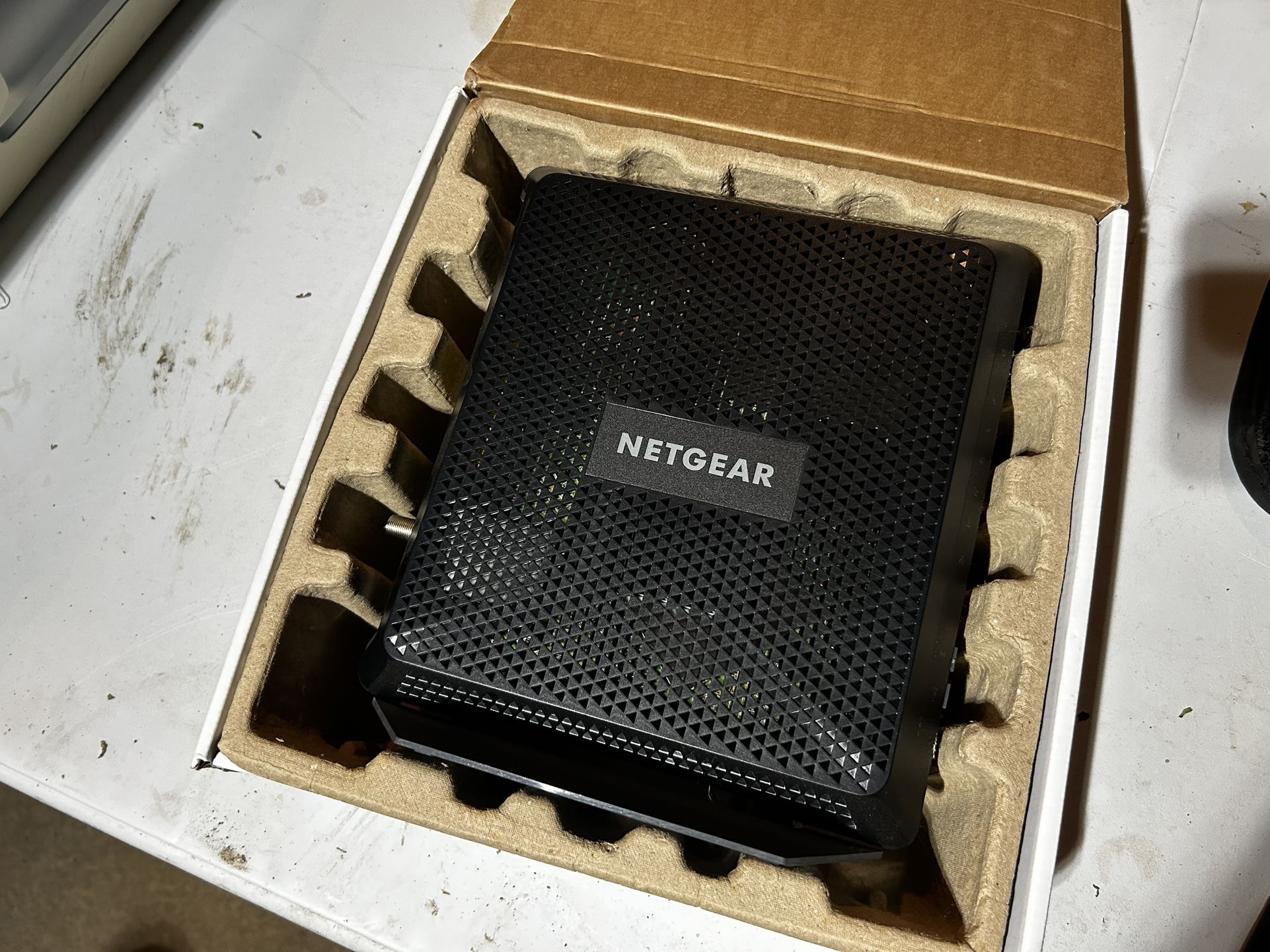 NETGEAR Nighthawk AC1900 WiFi Cable Modem Router, Model C7000