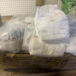 Pampers Size Newborn And Size 1 Y 2 
