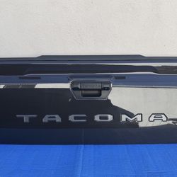 2024 2025 TOYOTA TACOMA COMPLETE TAILGATE CHARCOAL WITH REAR CAM OEM