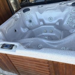 Refurbished Spa Warehouse Hottub 