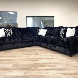BLK OVERSIZE SECTIONAL 