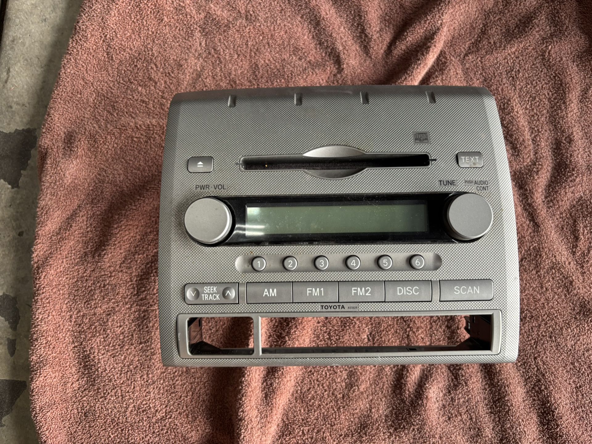 2005-2006 Toyota Tacoma Radio Single CD Stereo Head Unit