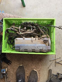 2001 Honda Civic OEM Valve Cover with Harnesses and Hoses