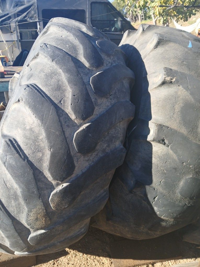 Tractor Tires 16.9 X24 Good  Used Backhoe