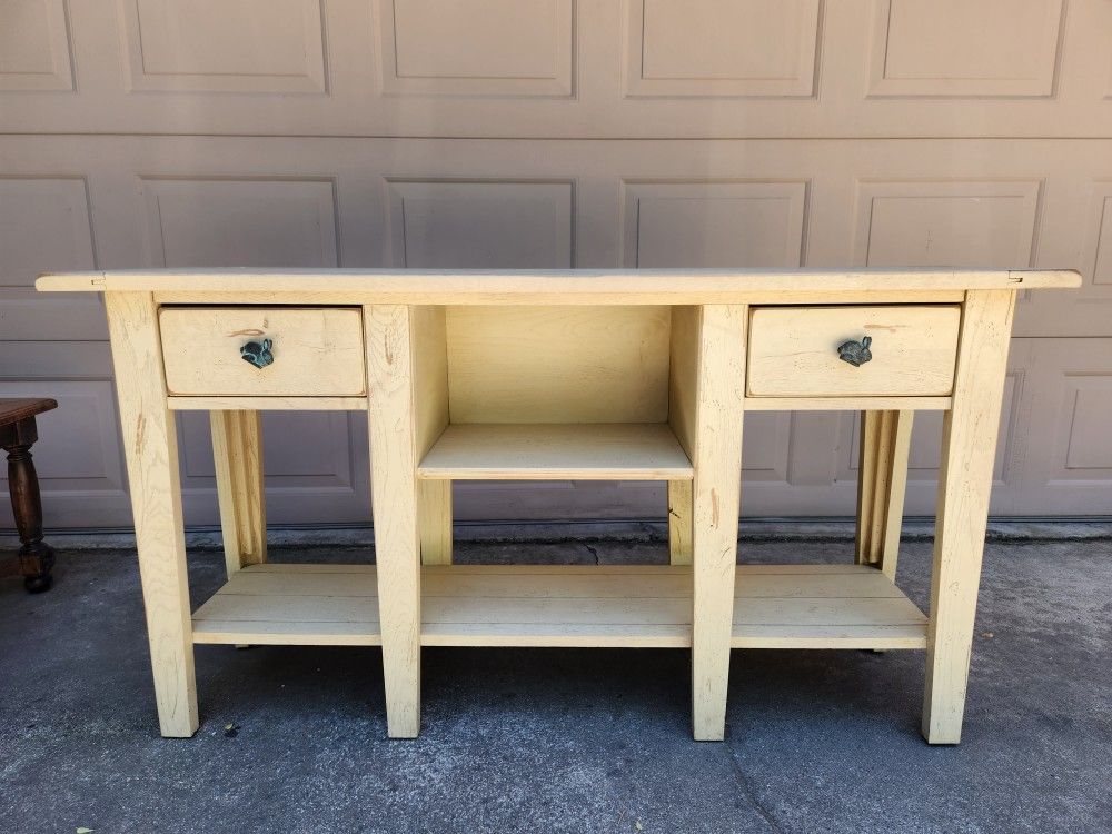 Sofa Table / Buffet Broyhill