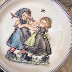 Hummel Plates 