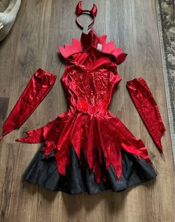Halloween costume / disfraz de diabla $25